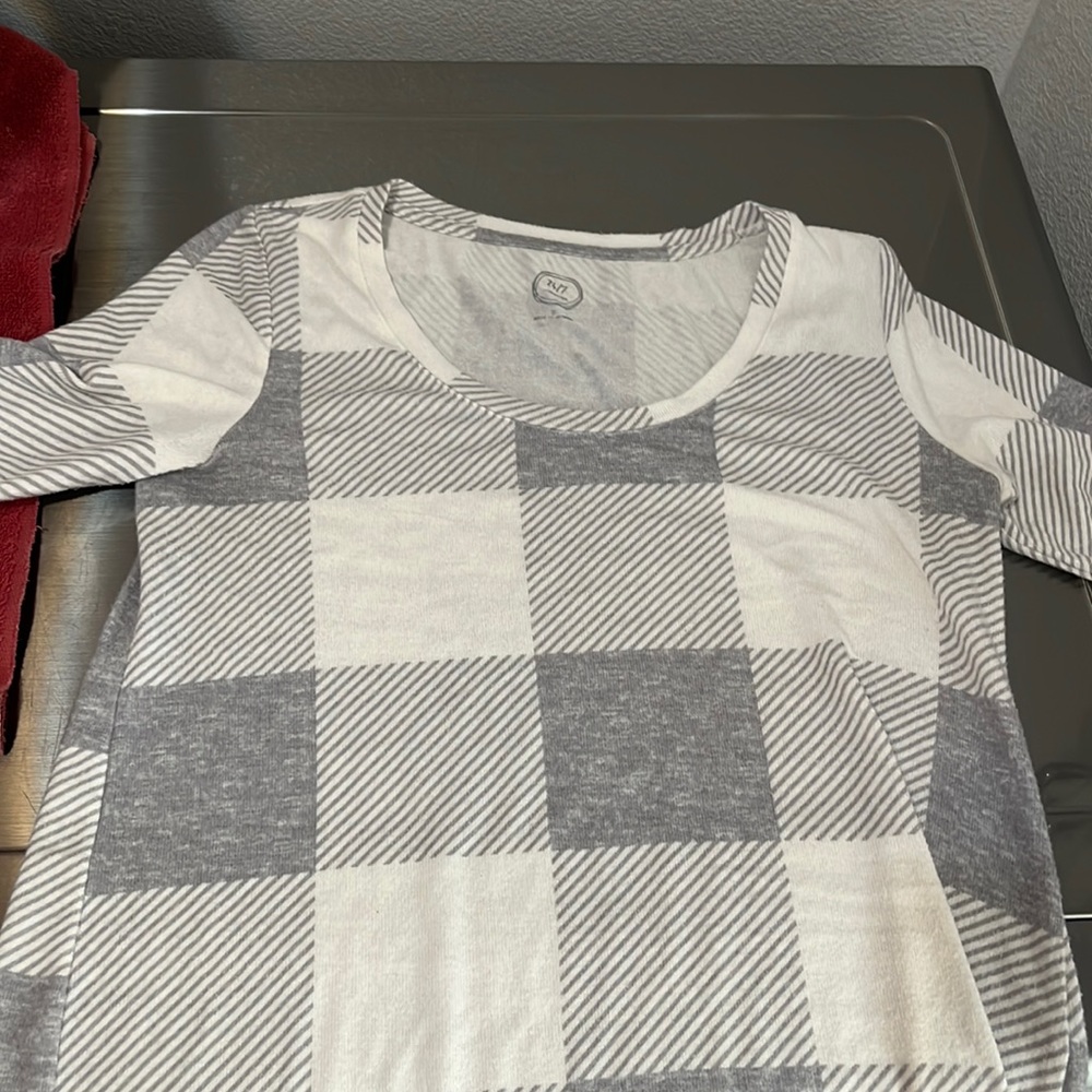 Maurice’s 24/7 shirt! Size small!